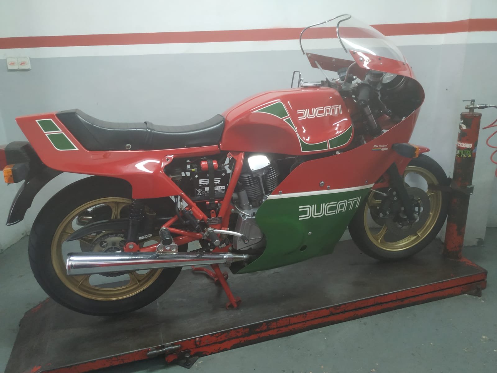 Moto 12