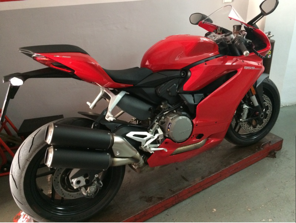 Moto 19